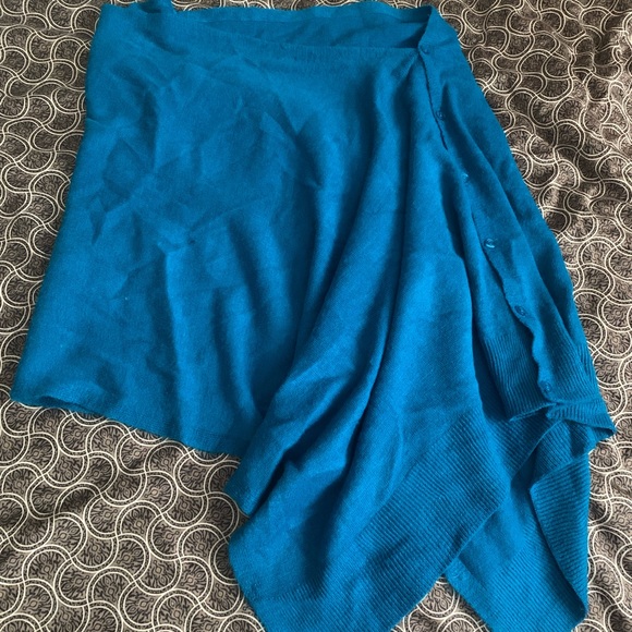 Shawl - Picture 1 of 2